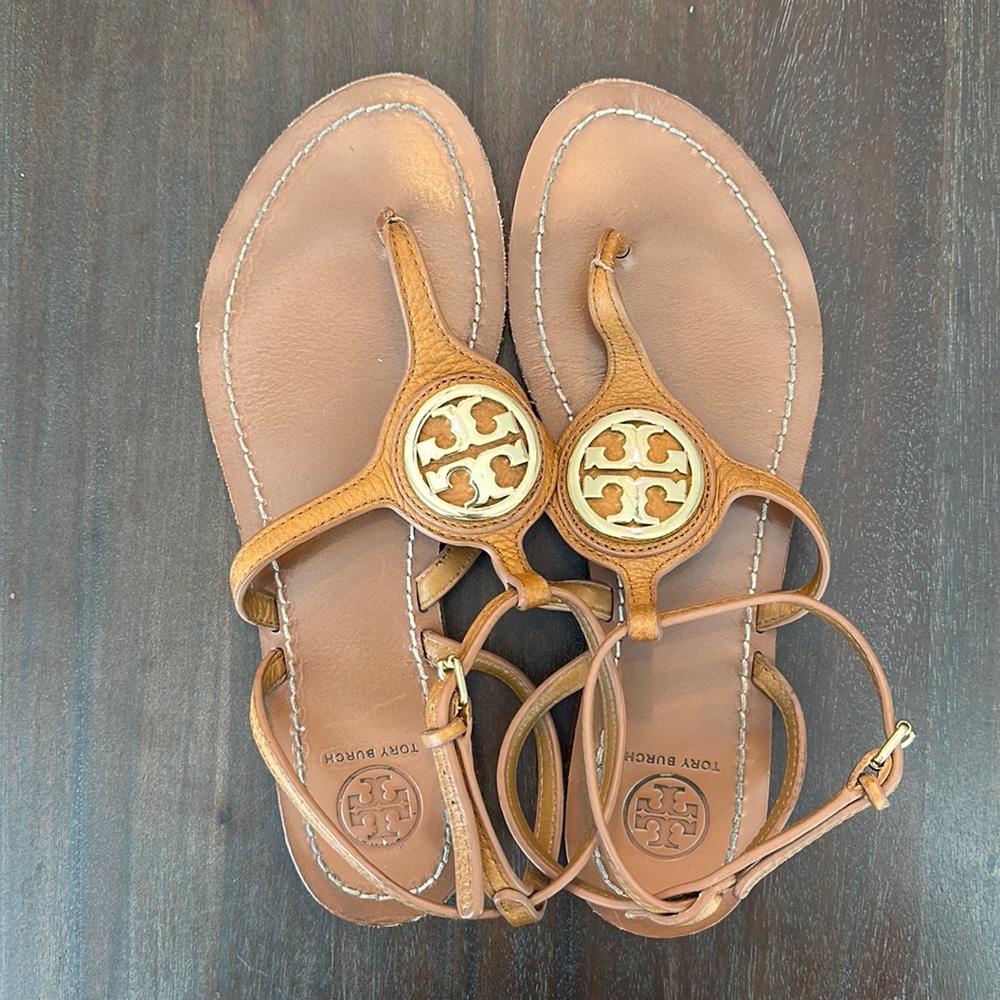 Sandals with gold accents! Thong toe and wrap around ankle and heel